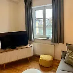 Grosse Stilvolle Altbauwohnung Im Herzen Von Bis 6 Personen