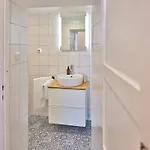Grosse Stilvolle Altbauwohnung Im Herzen Von Bis 6 Personen *