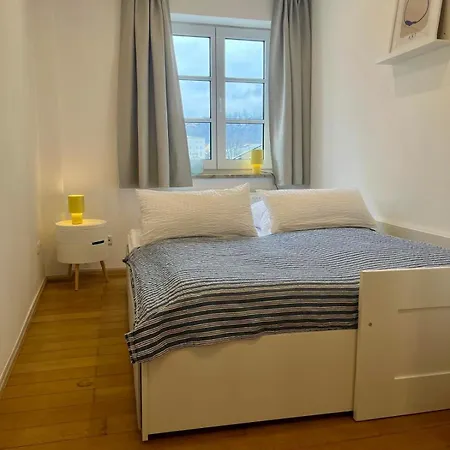 Grosse Stilvolle Altbauwohnung Im Herzen Von Bis 6 Personen * Passau
