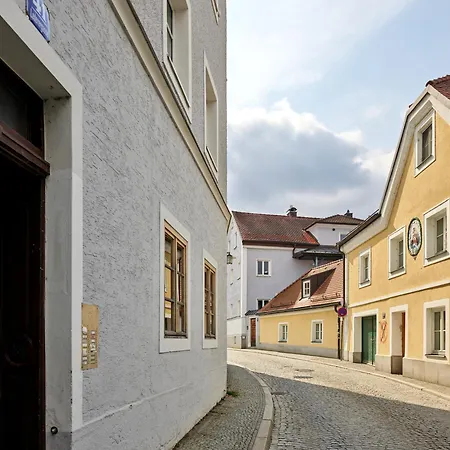 Grosse Stilvolle Altbauwohnung Im Herzen Von Bis 6 Personen *