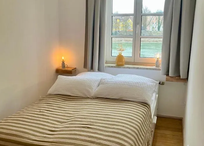 Grosse Stilvolle Altbauwohnung Im Herzen Von Bis 6 Personen Appartamento Passavia